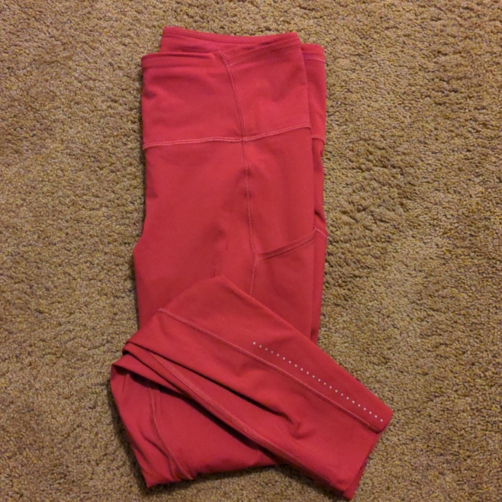 Women’s Fast and Free Lululemon Leggings - Picture 5 of 5